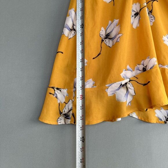 5 for $45 Miami Dress Floral Women Size M Yellow - Picture 5 of 7